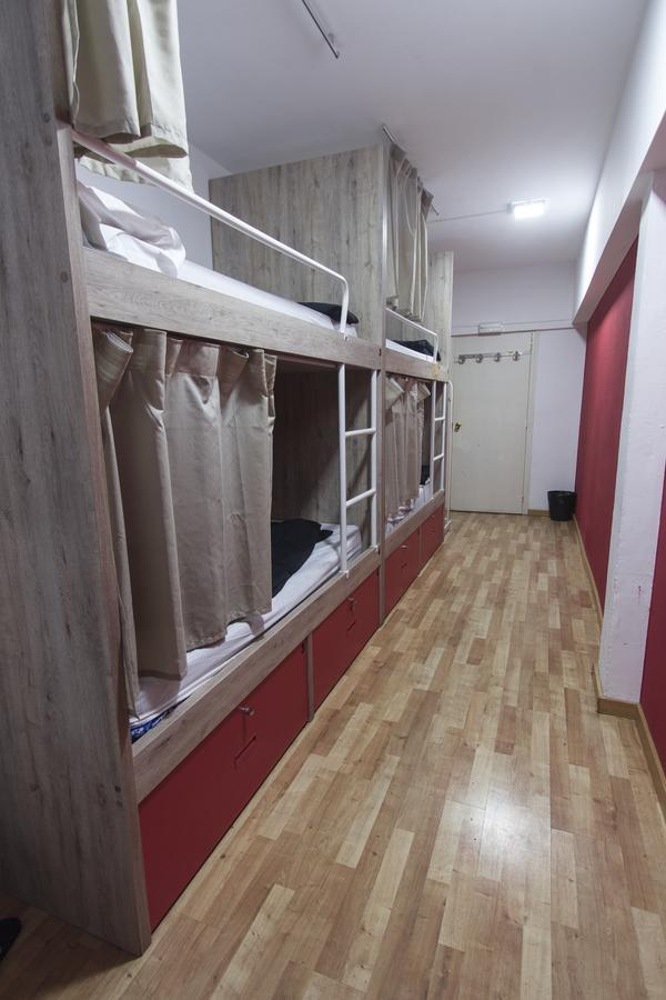 Hostal Break N Bed *