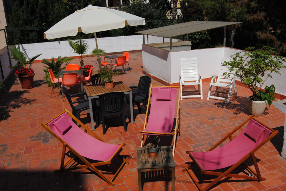 Hostal Residencia Albergue Studio *