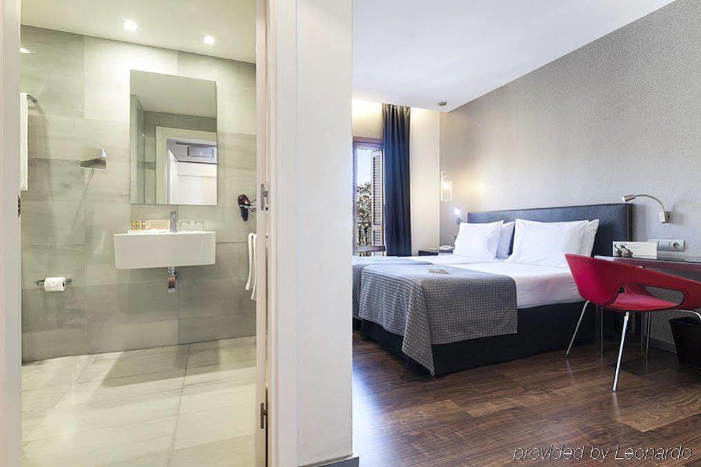 Hotel Exe Ramblas Boquería 3*