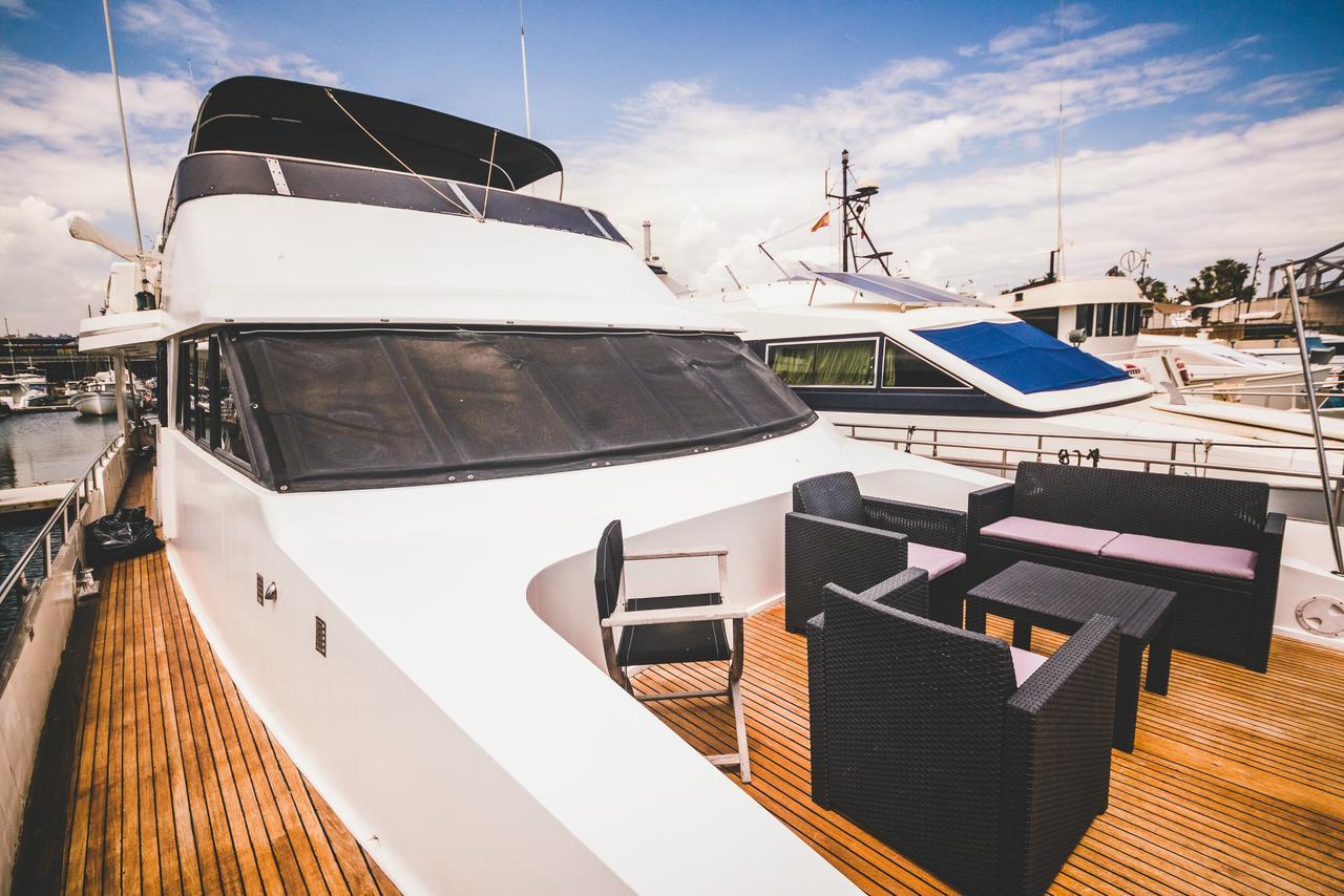 Motor Yacht Boatel Hotel en barco *