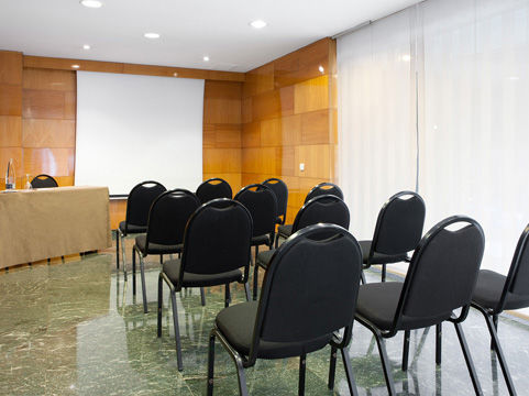 Hotel Nh Entenza 3*