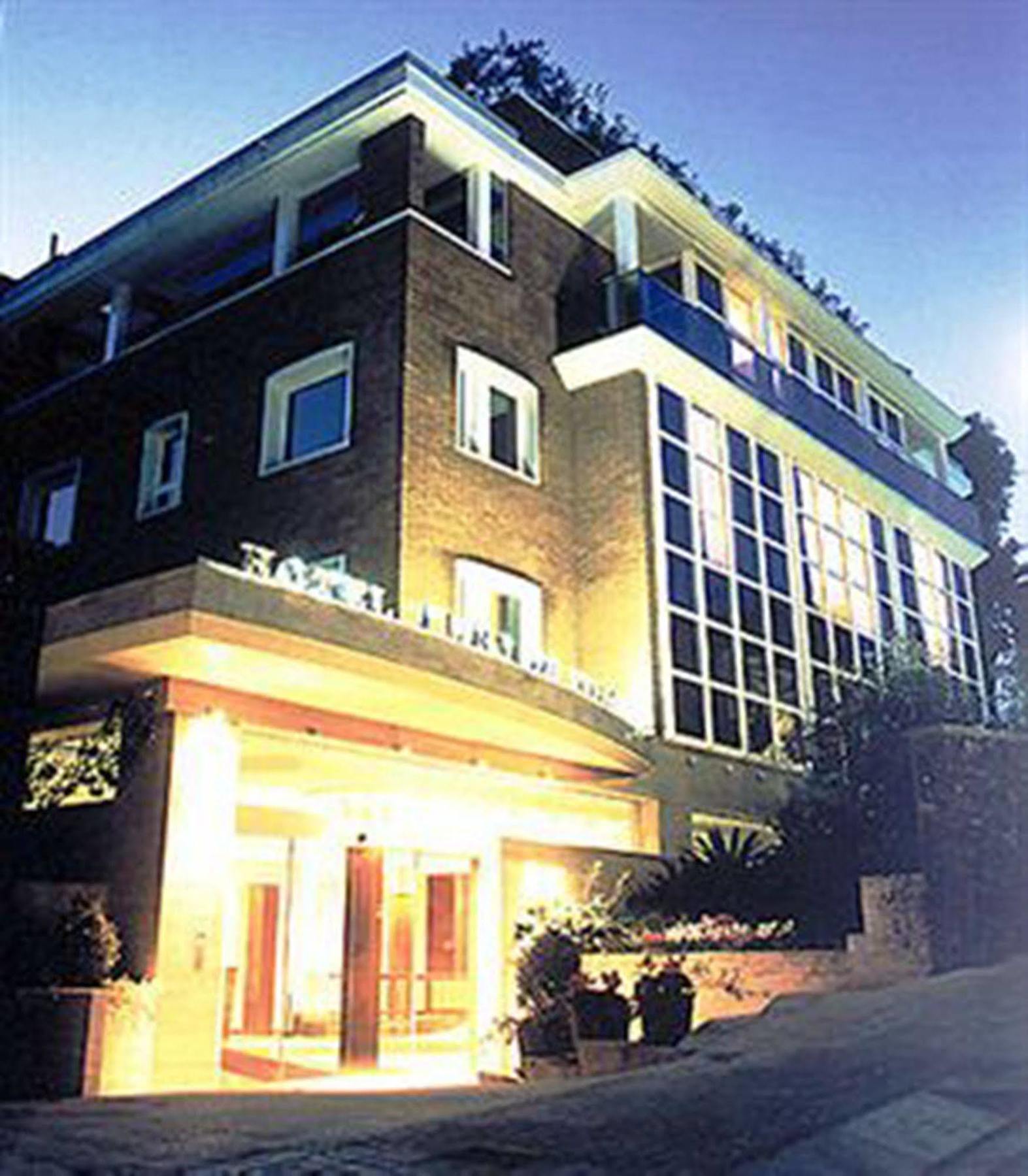 Hotel Vilana Boutique 4*