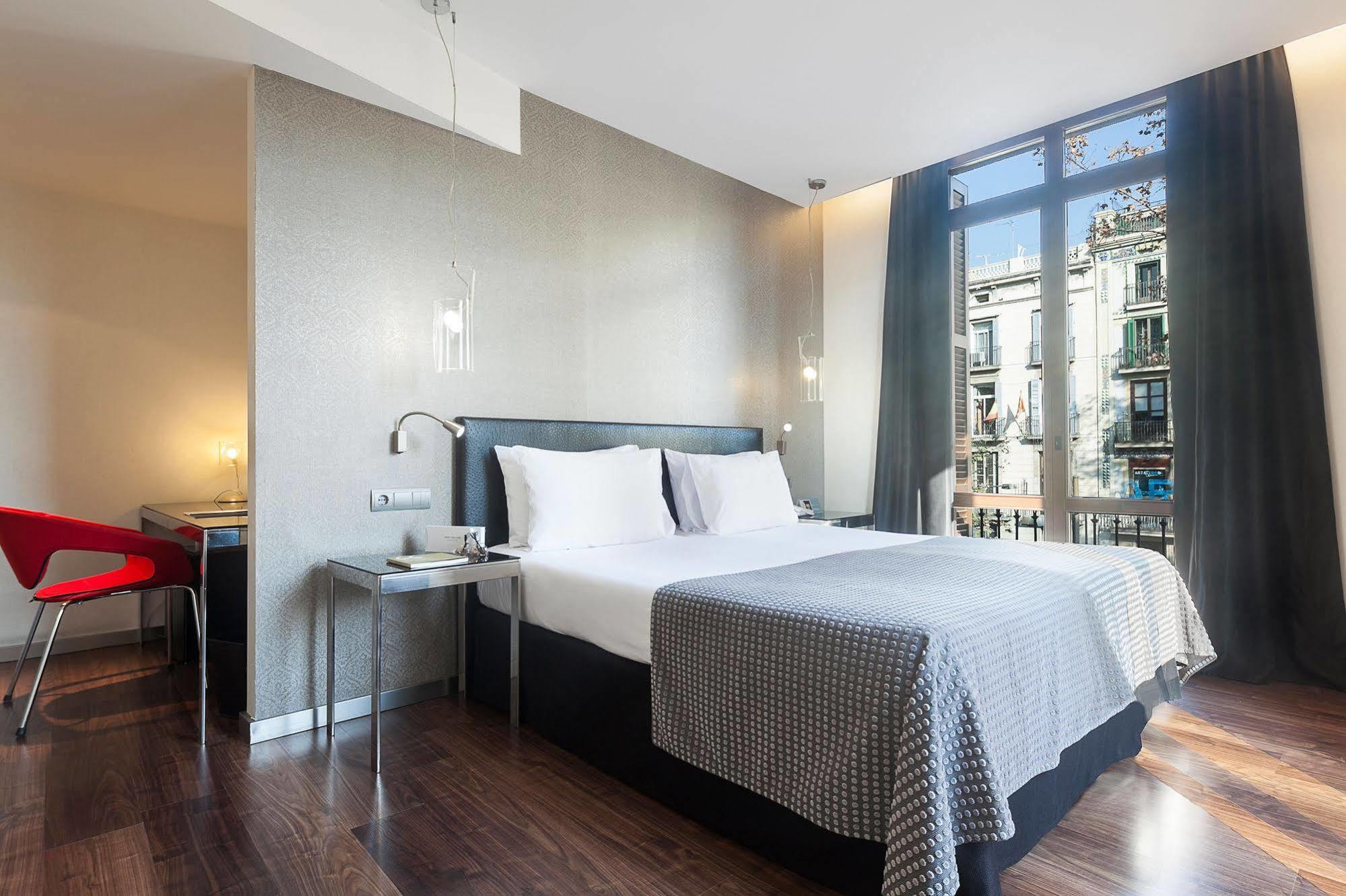 Hotel Exe Ramblas Boquería 3*