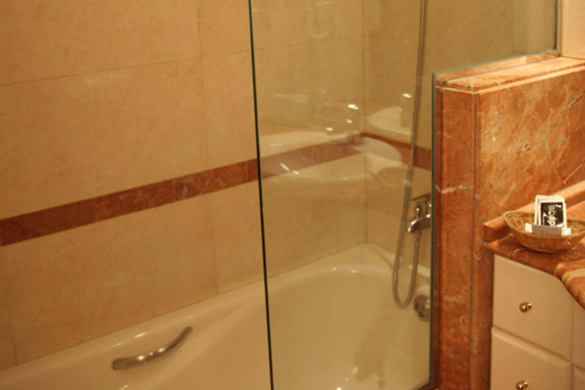 Apartahotel Marina - Abapart 2*