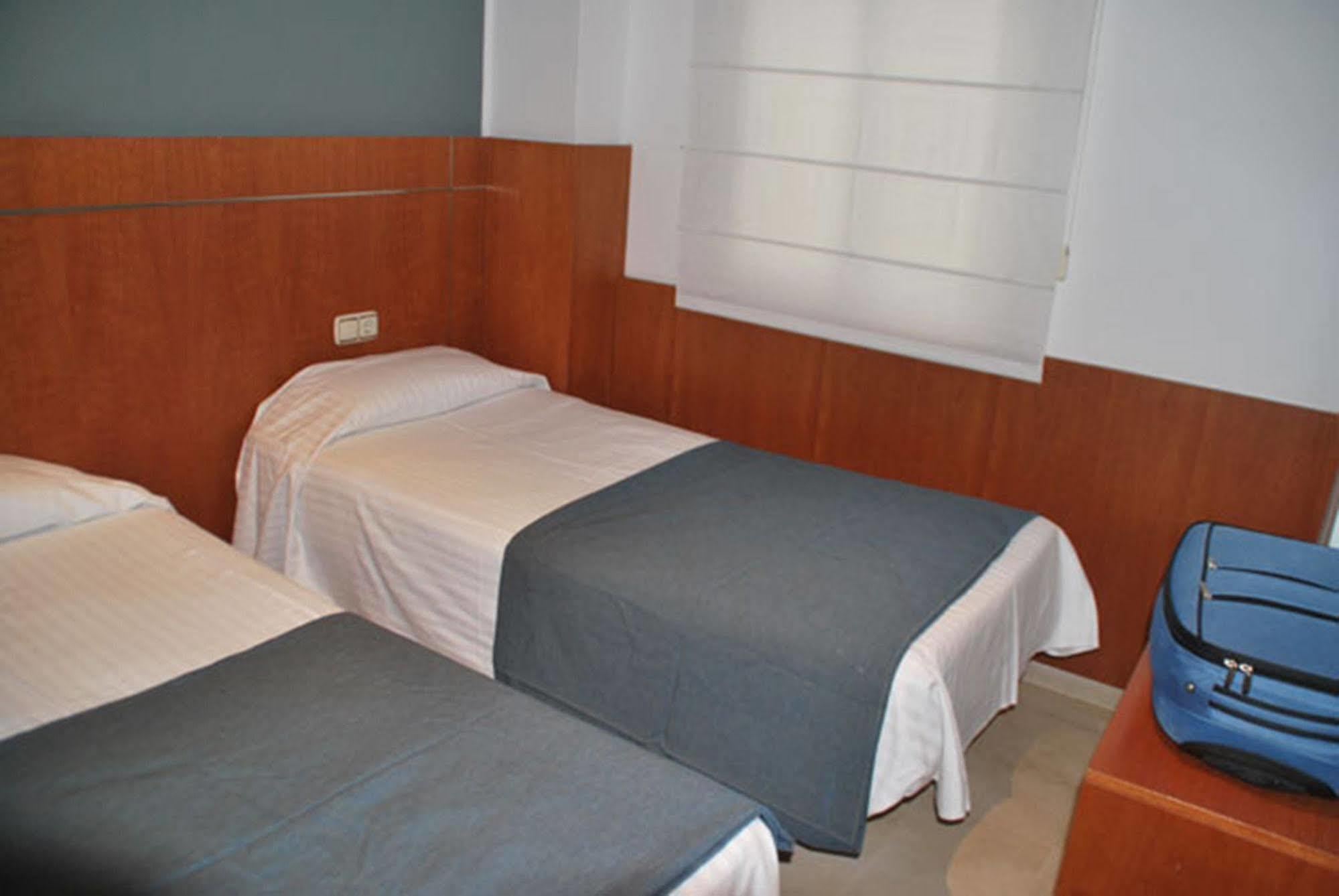Apartahotel Marina - Abapart 2*