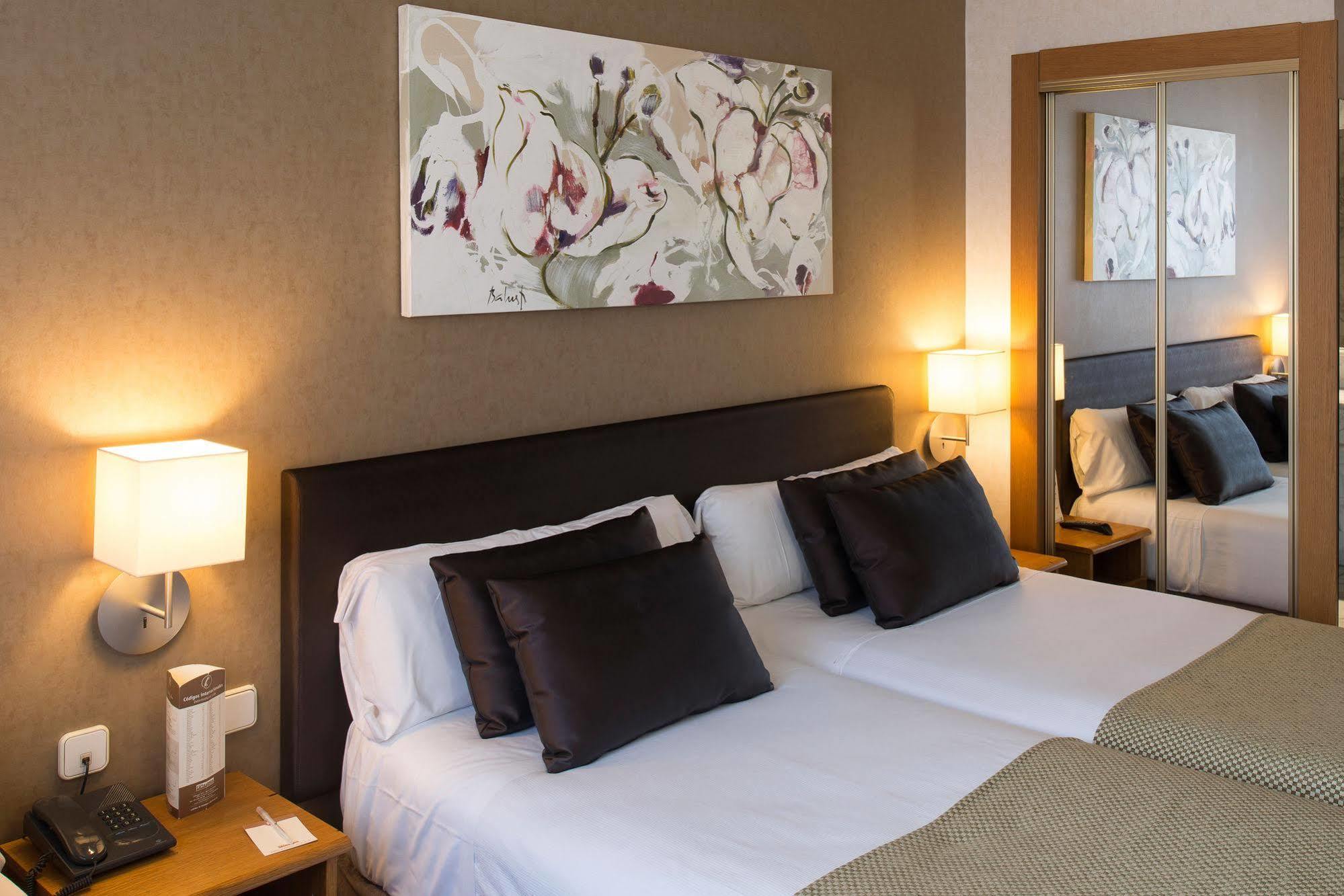 Hotel Catalonia Albeniz 3*
