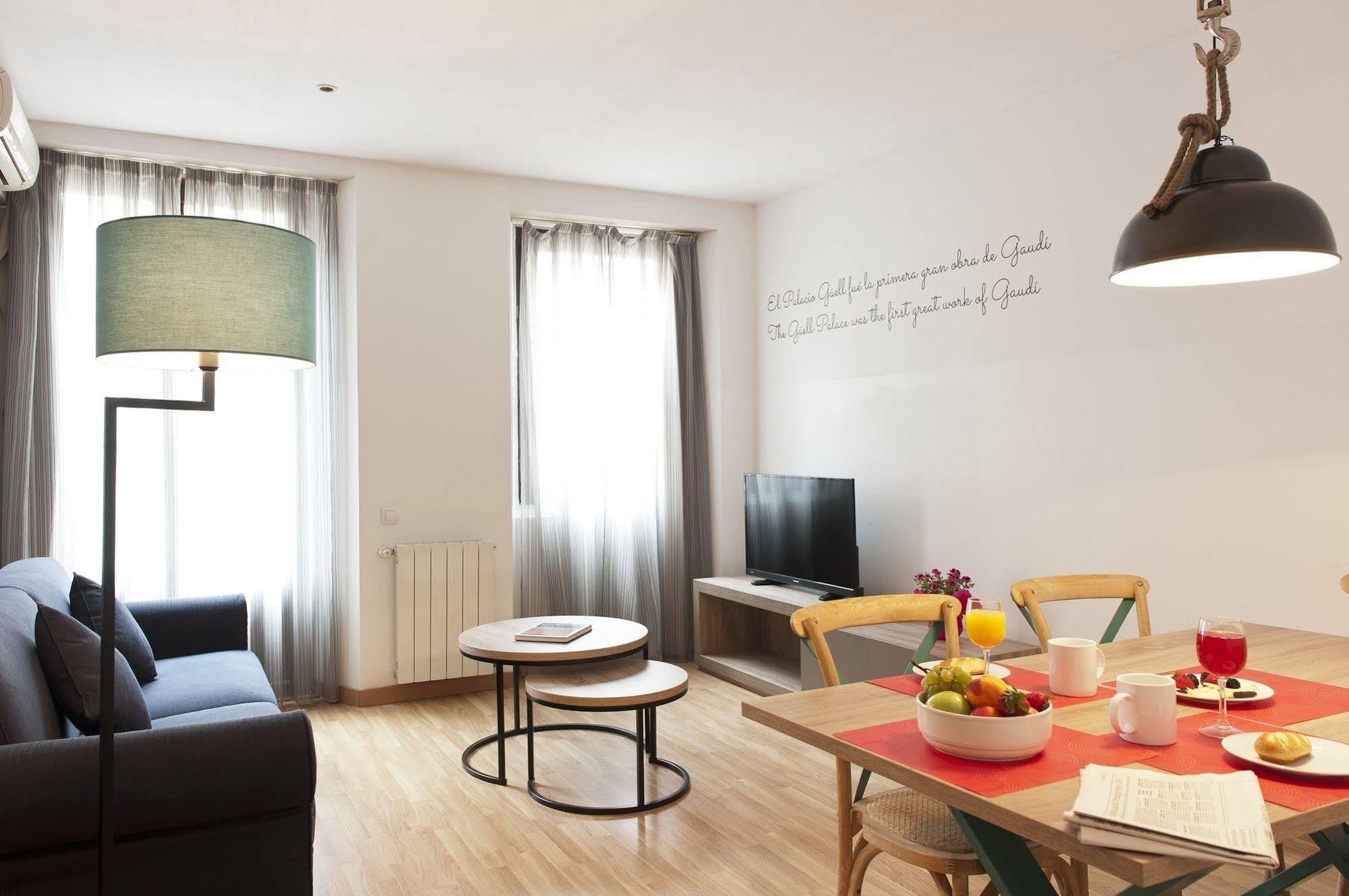 Mh Ramblas Apartamento *