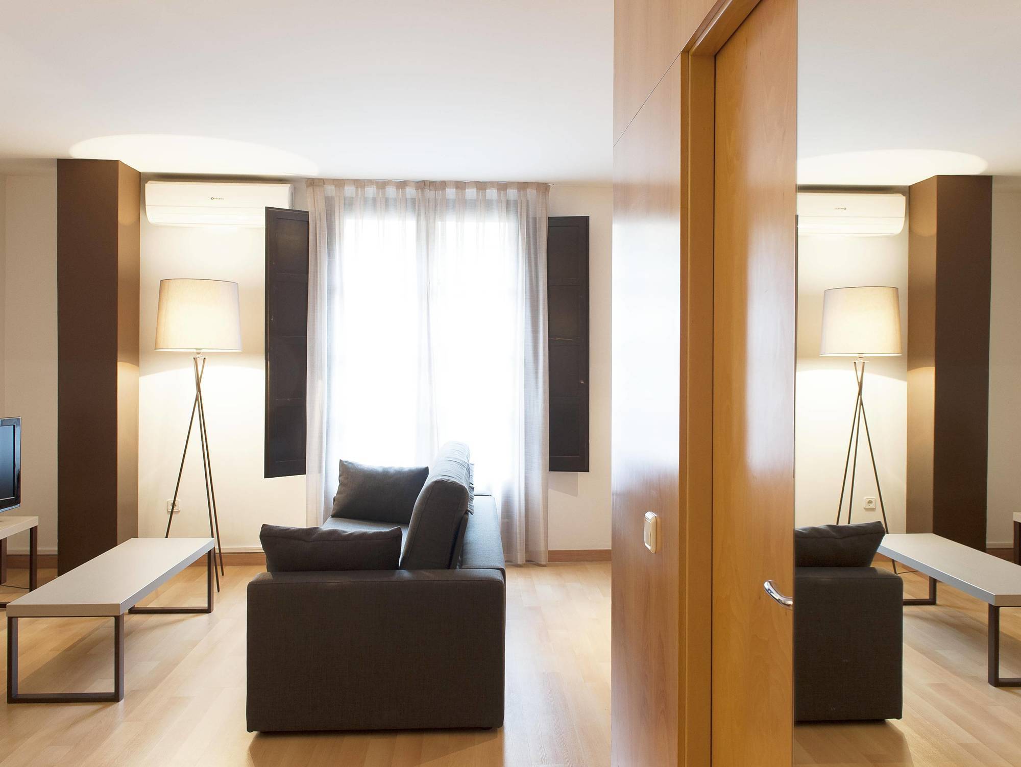 Apartamento Aspasios Plaza Real Barcelona