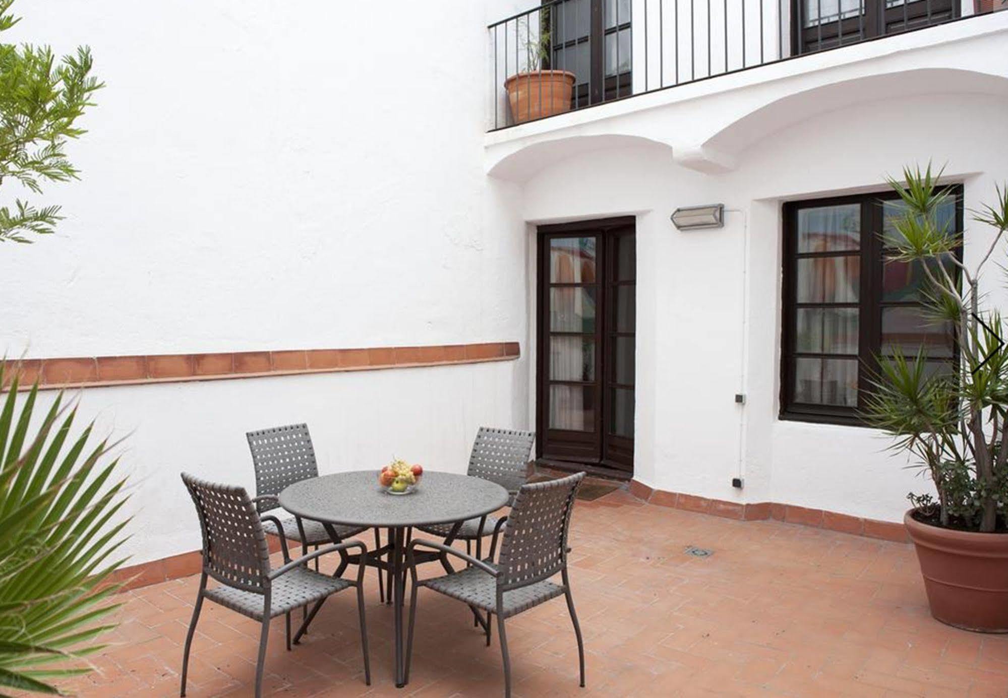 Aspasios Plaza Real