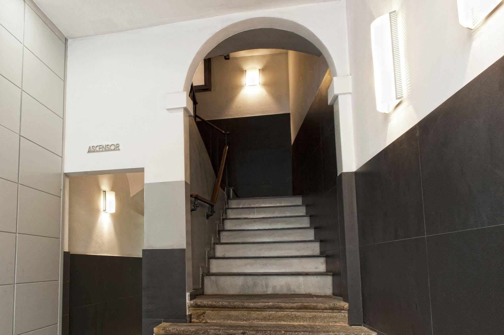 Mh Liceo Apartamento Barcelona