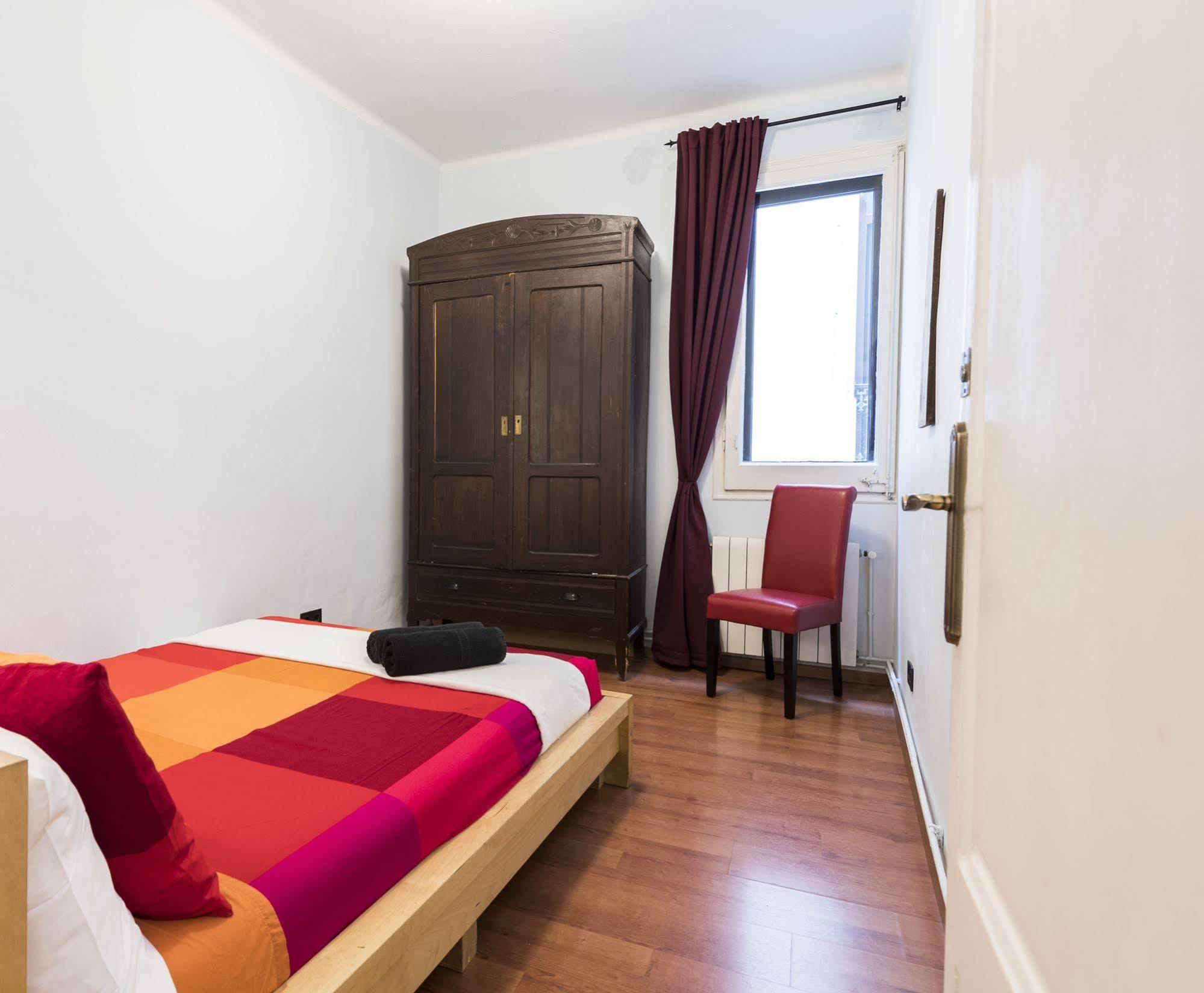 Guest house Vidre - Plaza Real 2*