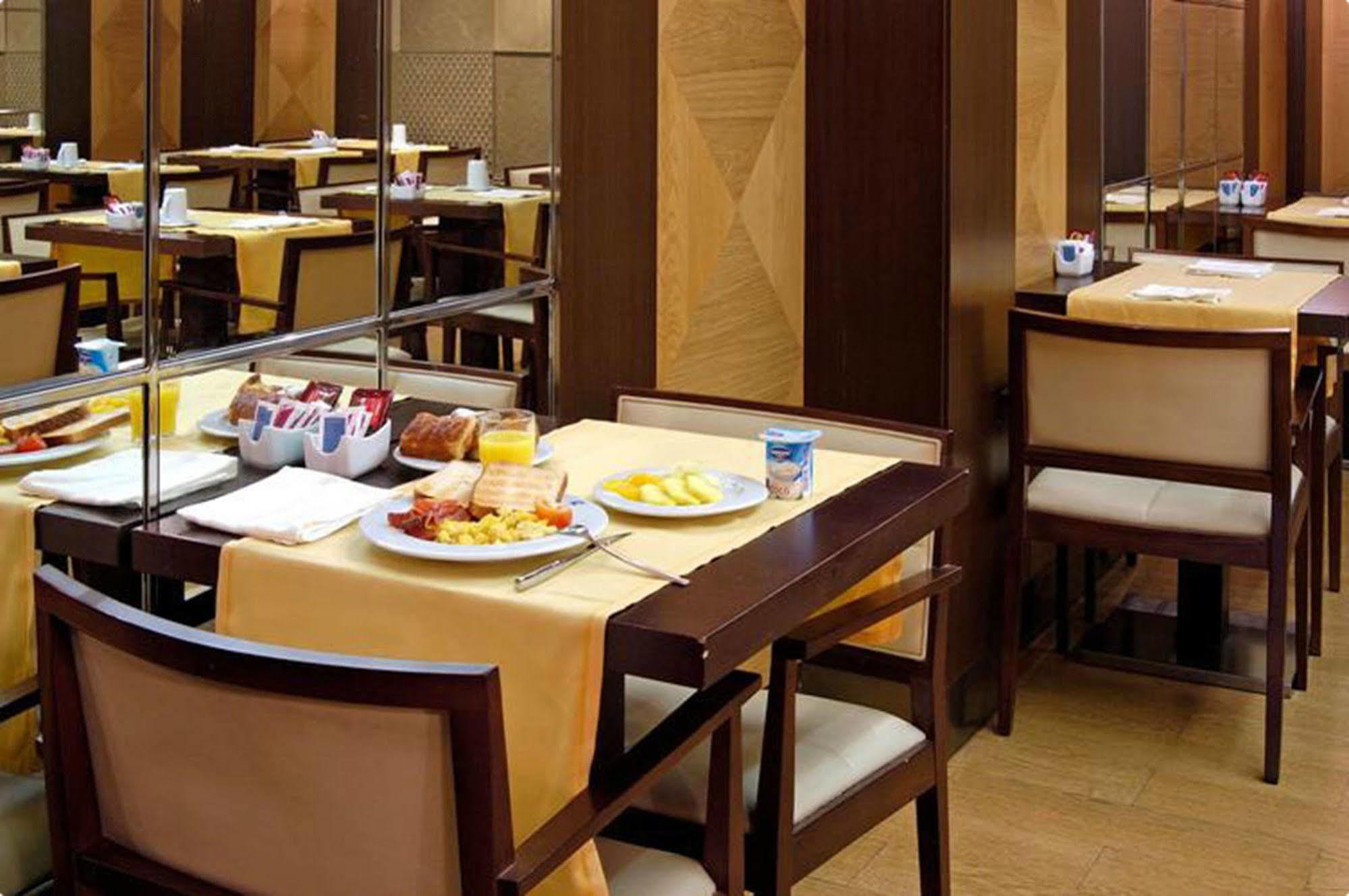 Evenia Rocafort 3* Barcelona