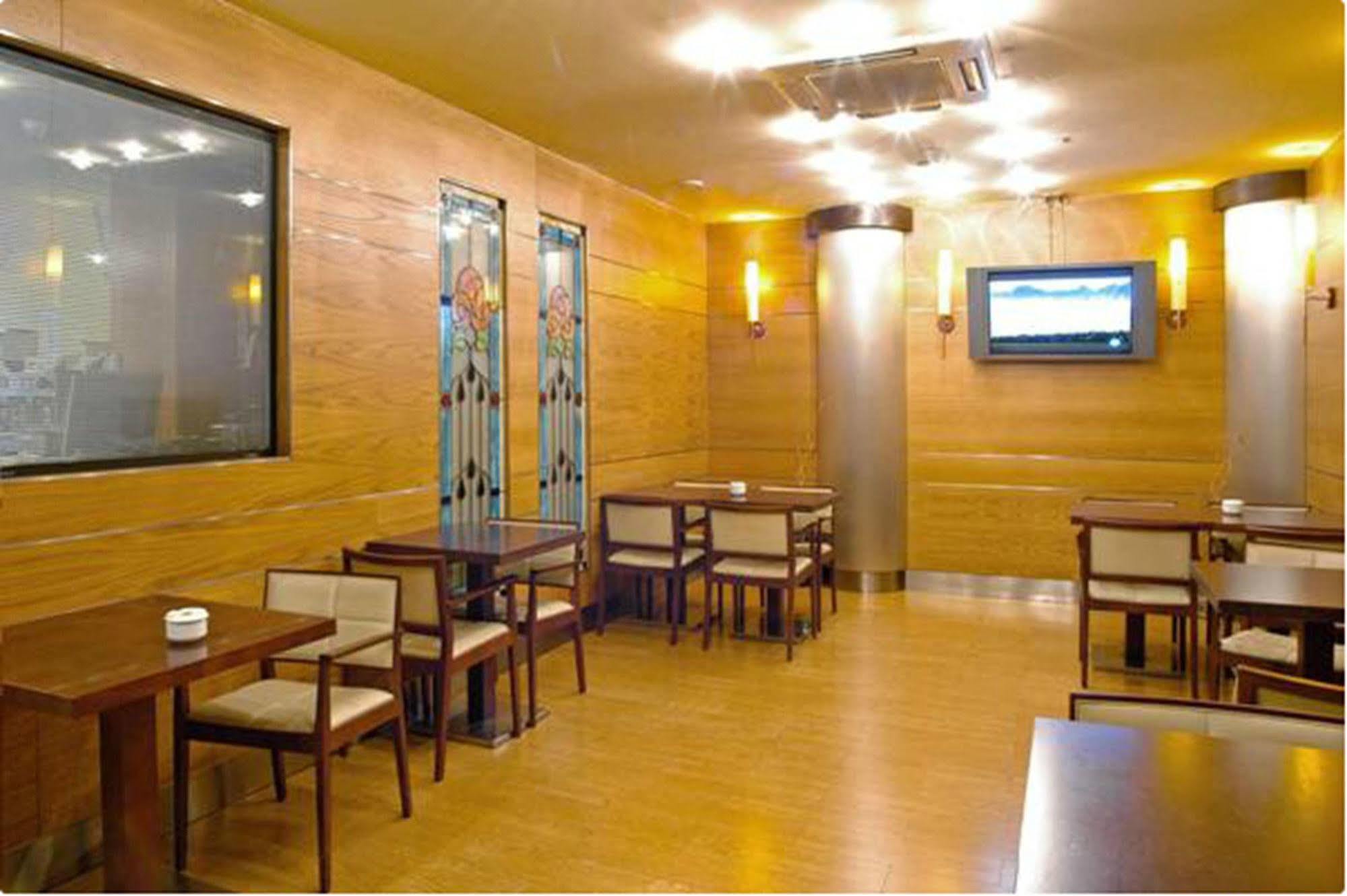 Evenia Rocafort Hotel