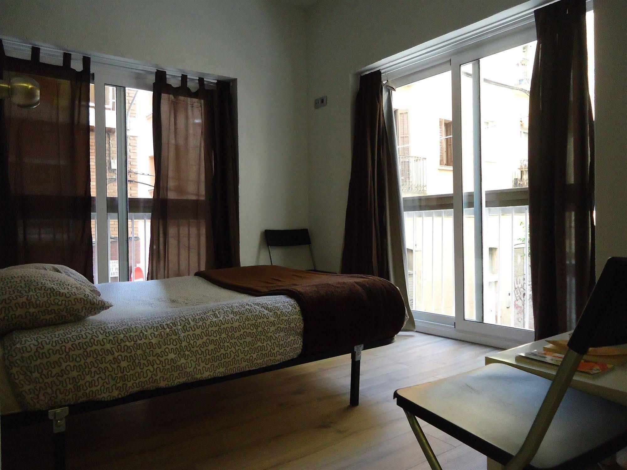 Gracia Hostal *