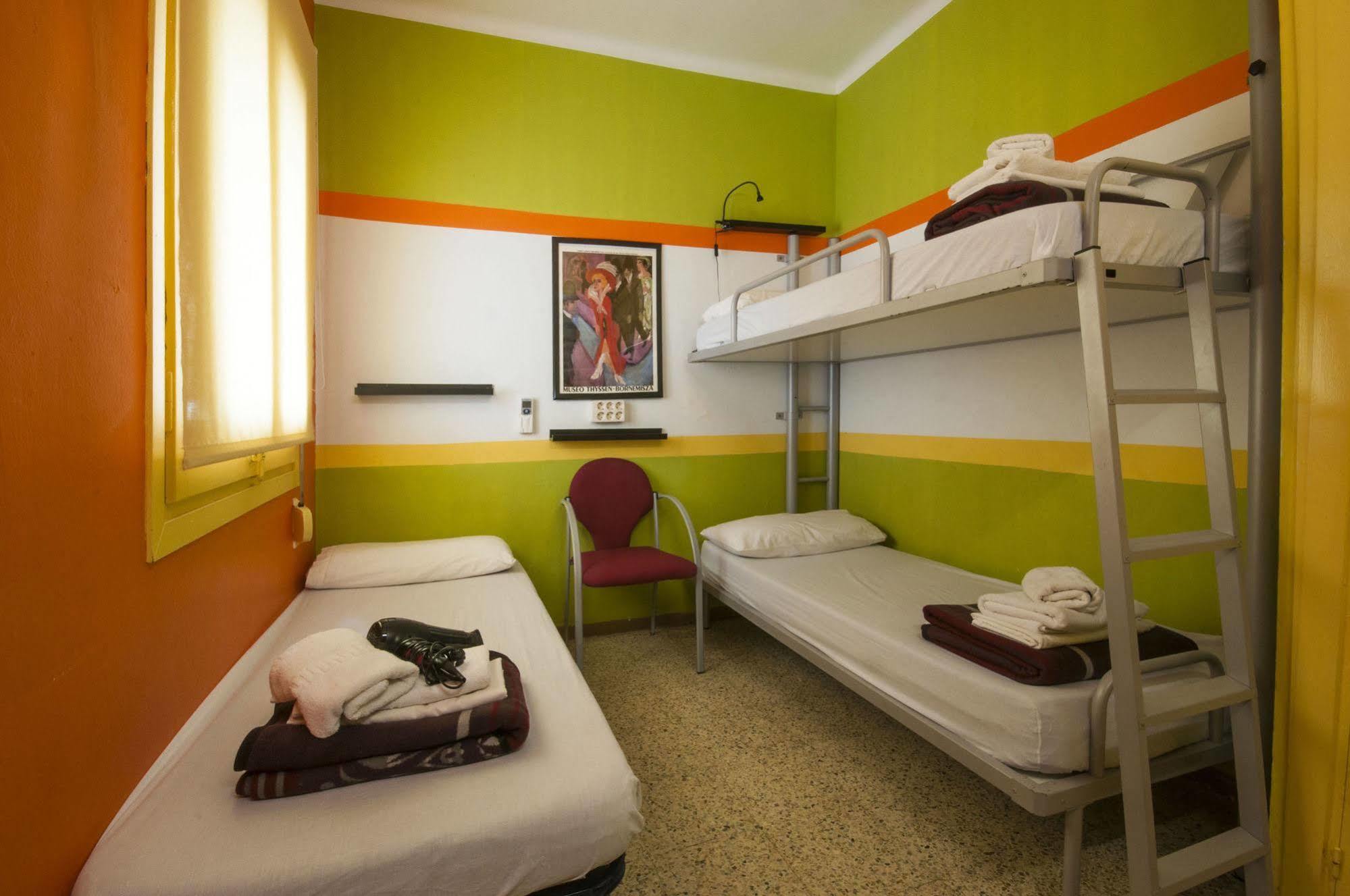 Residencia Albergue Studio Hostal *
