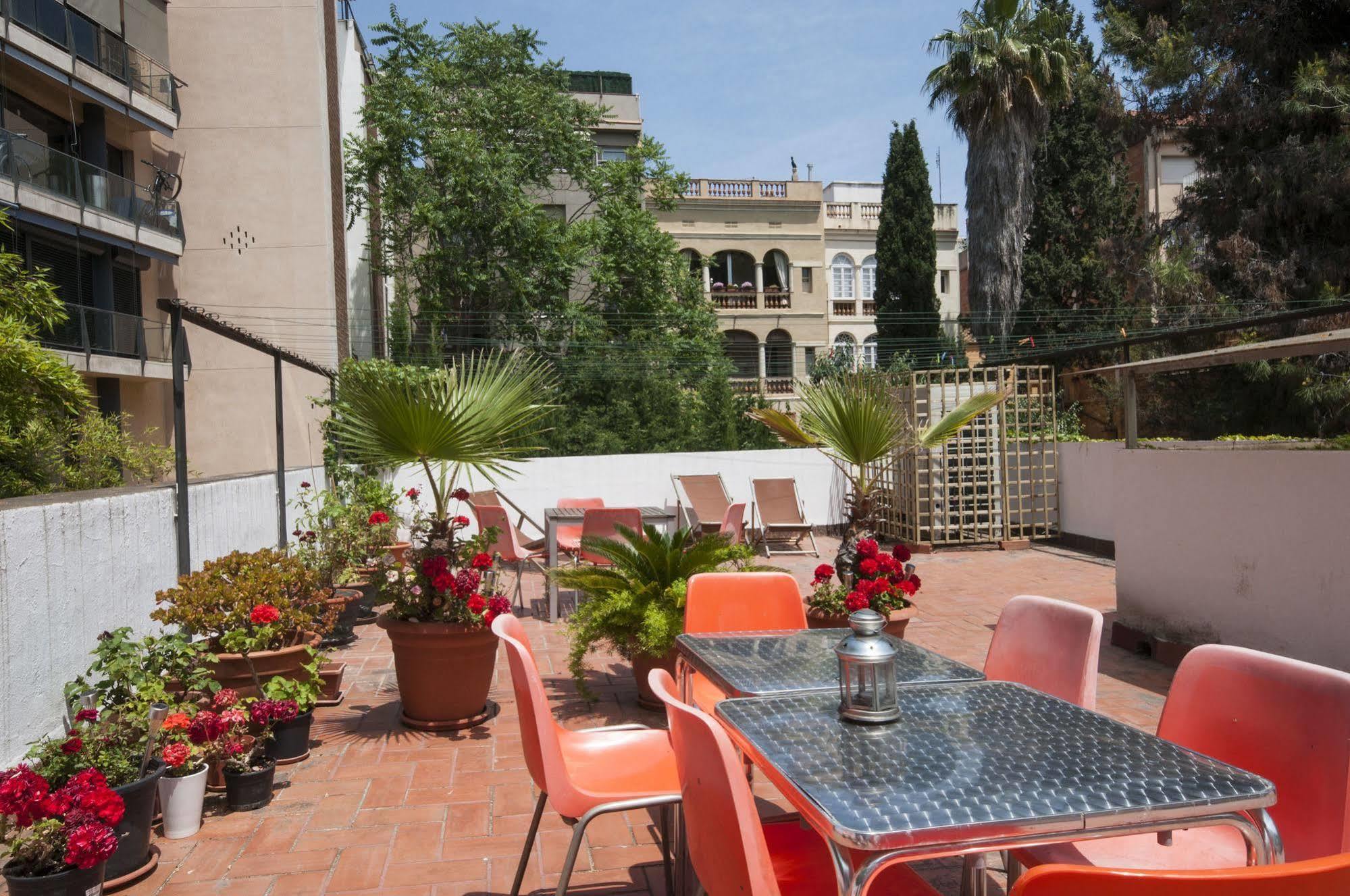 Residencia Albergue Studio Hostal *