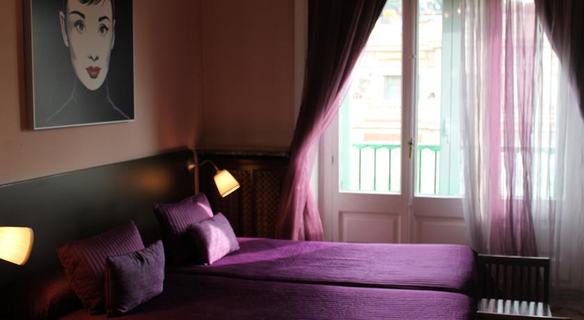 Casa Con Estilo Balmes Pensión 2*