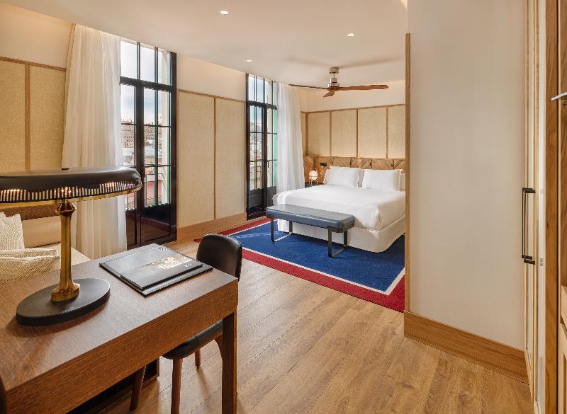 H10 Madison Hotel 4*