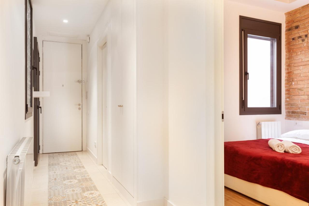 Akira Flats Urgell * Barcelona