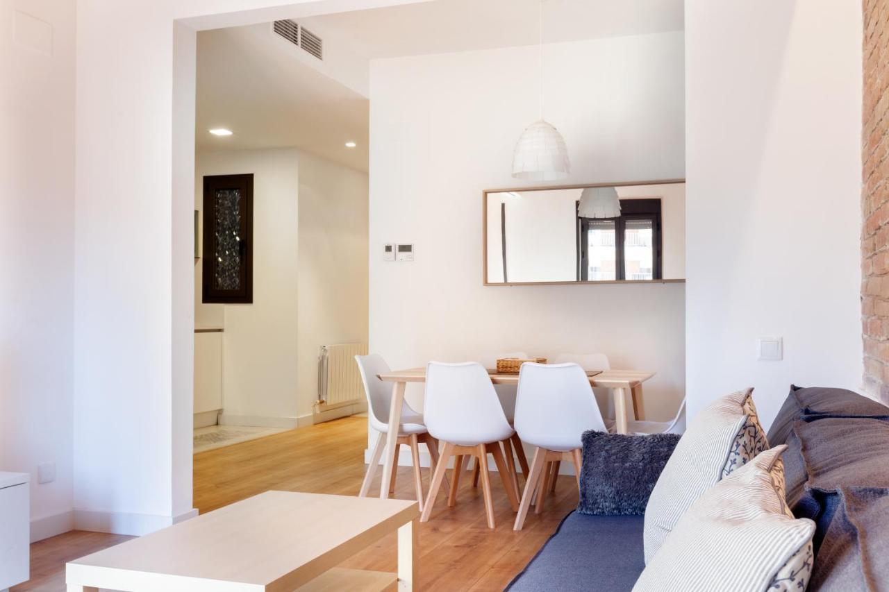 Akira Flats Urgell * Barcelona
