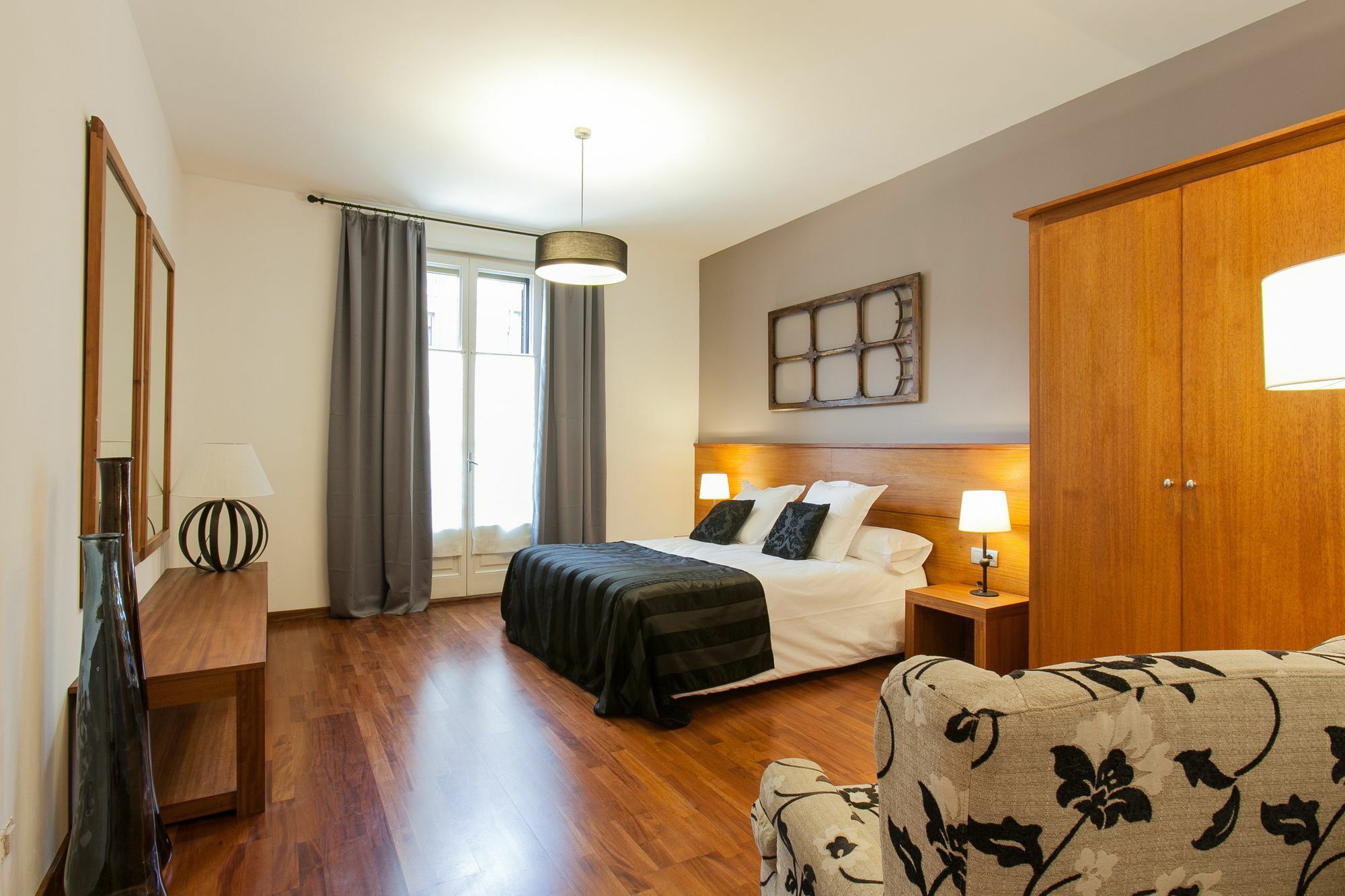 Serennia Ramblas - Placa Catalunya Apartamento