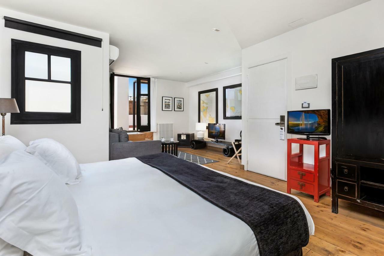 Market Hotel