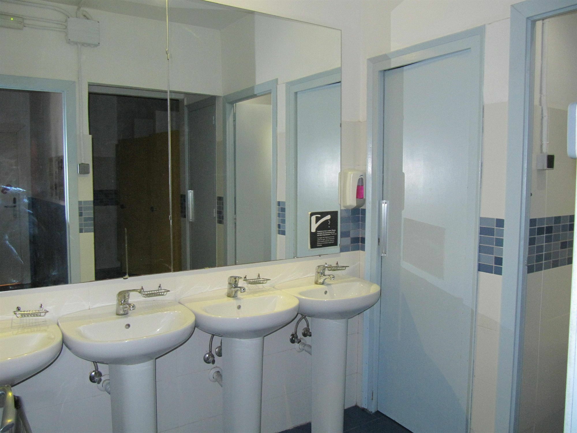 Hostal Onefam Les Corts *