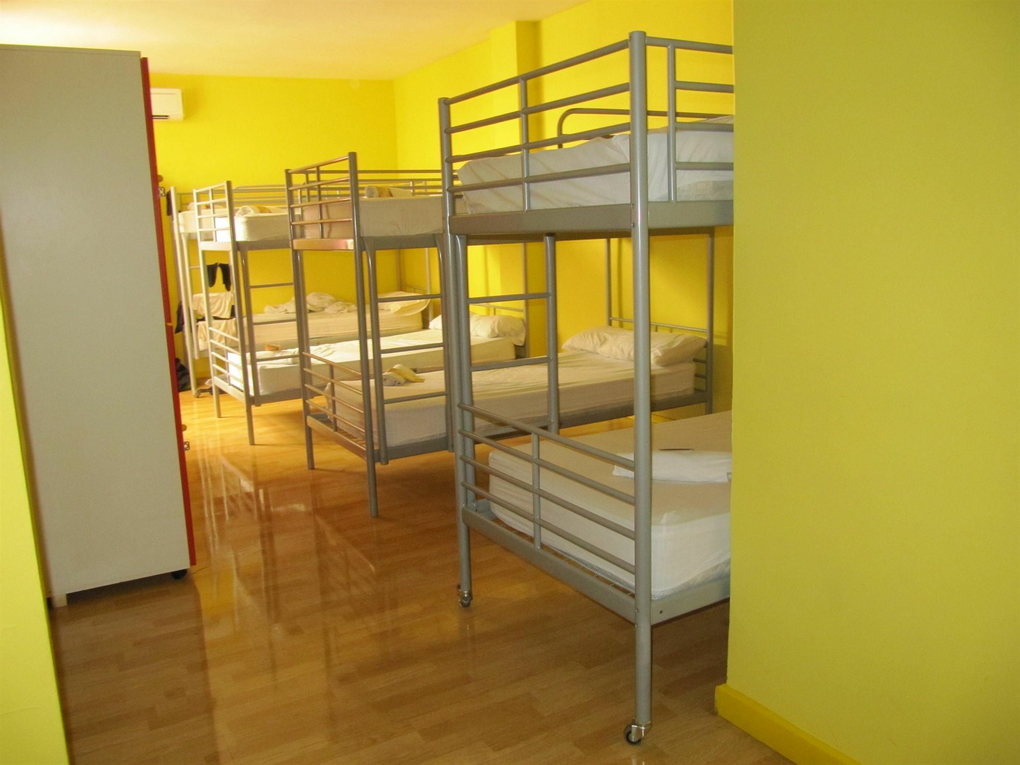 Hostal Onefam Les Corts Barcelona