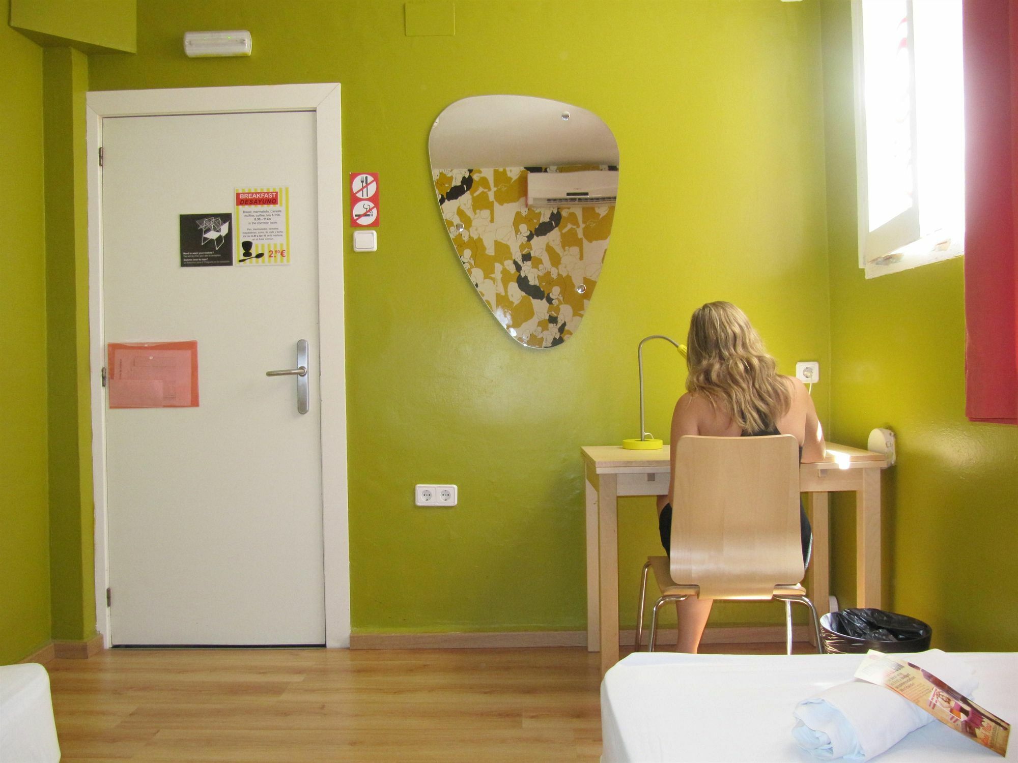 Onefam Les Corts Hostal