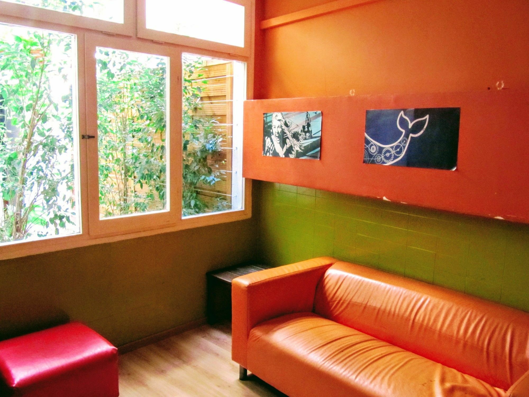 Onefam Les Corts Hostal *