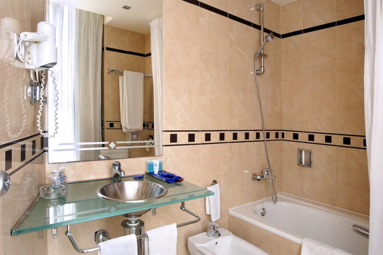 Hotel Evenia Rocafort Barcelona