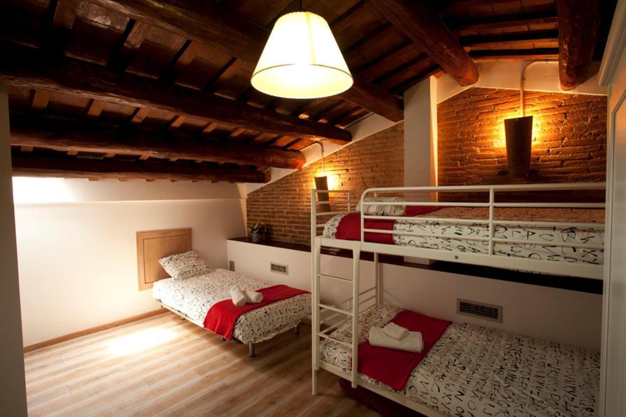 Hostal Coroleu House *