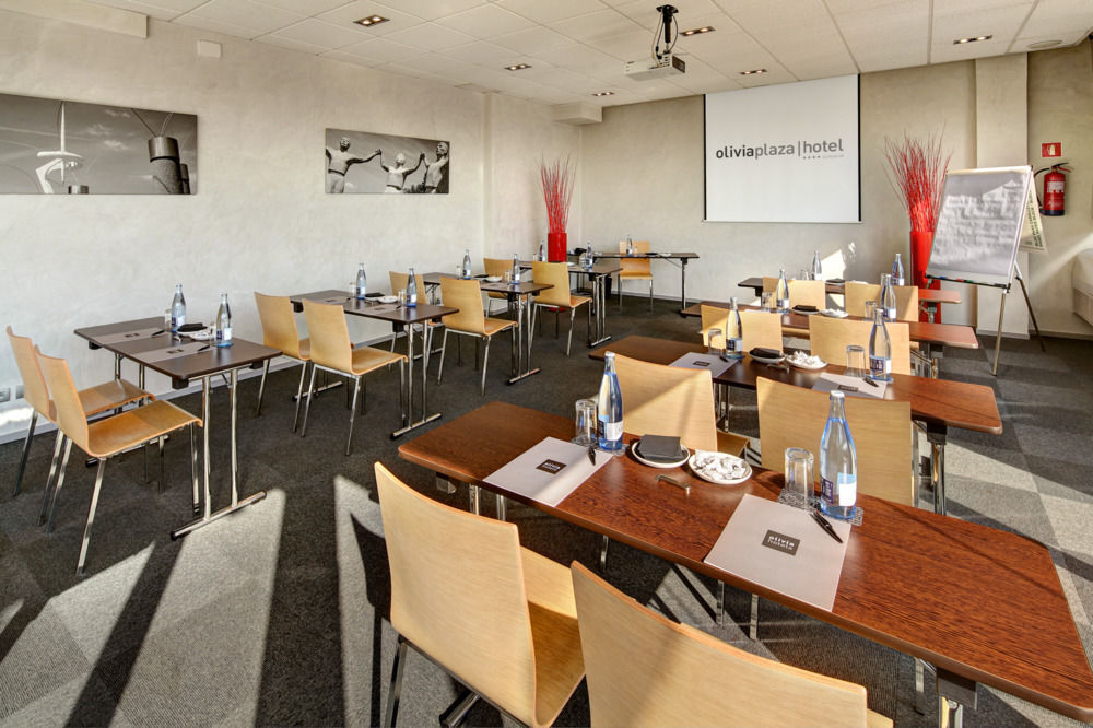 Olivia Plaza Hotel 4*