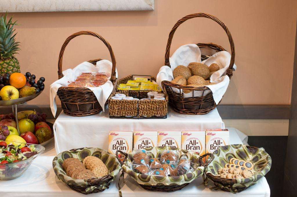Petit Palace Trencadis Hotel 4*