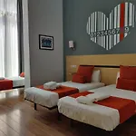 Hostal Live Natura Barcelona (Adults Only)