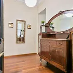 Aribau Apartment