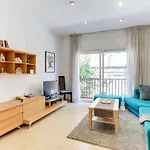 Bright And Spacious 3 Bedroom Close To The Beach