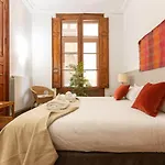 Great Spacious Apartment In The Gothic Quarter