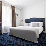 Hotel Midmost