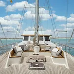 Spacious Yacht Hotel Barcelona City Center 5 Cabins