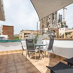 31Mai1043 - Sunny Home Terrace Sagrada Familia