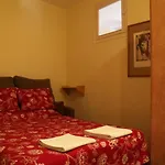 Poble Sec-1: Centrally Located Budget Apartment