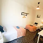 By Plaza Urquinaona Rooms