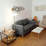 Comfortable Apartment. Very Central And Quiet.