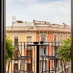 Nevis - Modern Two Bedroom Apartment In Sagrada Familia