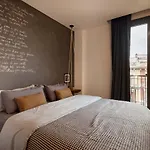 Nevis - Modern Two Bedroom Apartment In Sagrada Familia