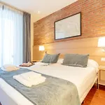 Serennia Cest Apartamentos Arc de Triomf