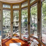 Modern And Bright Three-Bedroom In Eixample