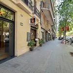 Arc De Triomf Luxury Modern 2-Bedroom 2-Bathroom