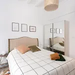 Apartments & Studios Gothic Center